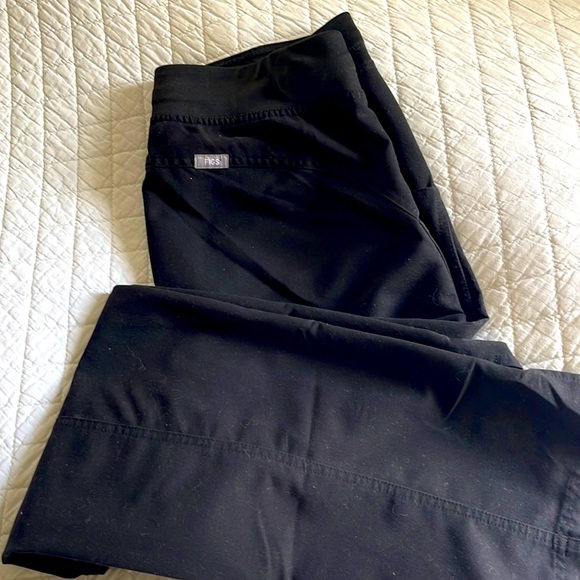 Size small figs black scrub pants - Picture 1 of 3